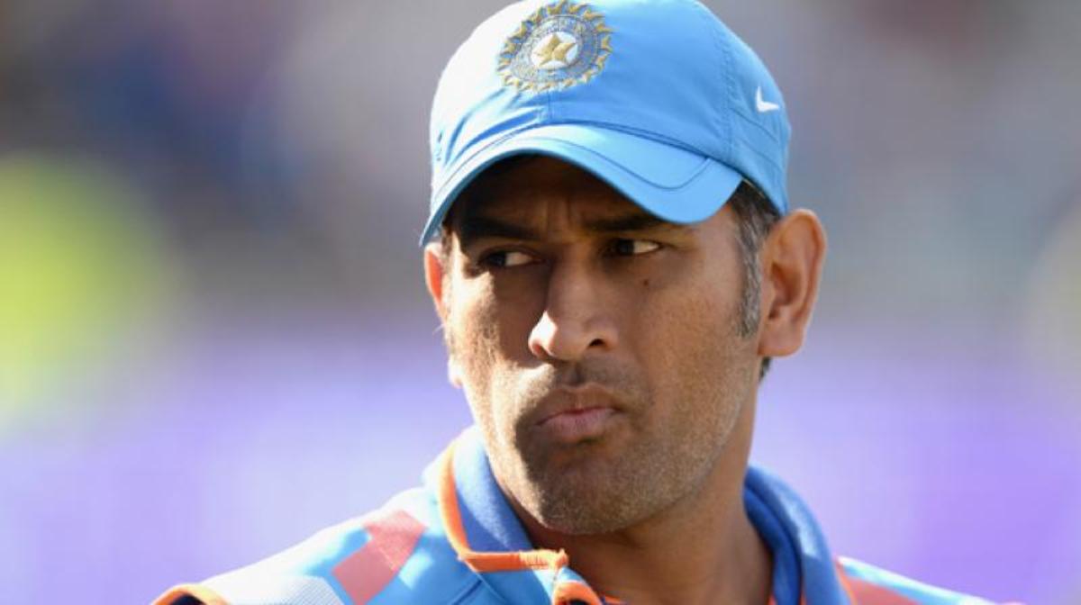 Why Dhoni Decided to Give up Captaincy-News-Time-Now