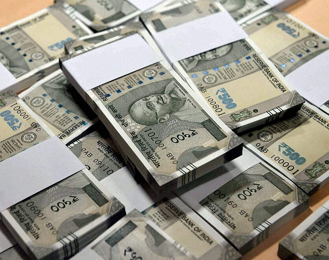 100% Penalty For Receiving Cash Over Rs 3 lakh
