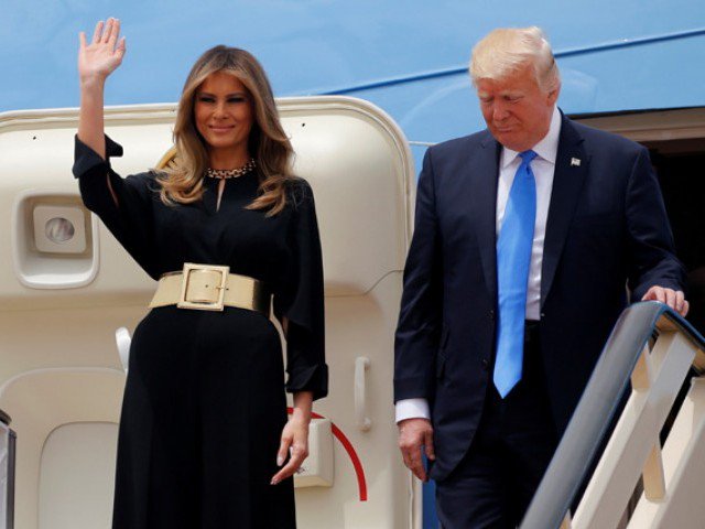Melania’s Hands Do All the Talking During Trump Visit-News Time Now