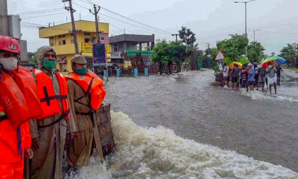 Telangana Flood Update: Heavy rains lash parts of Telangana overnight, Choppers Deployed